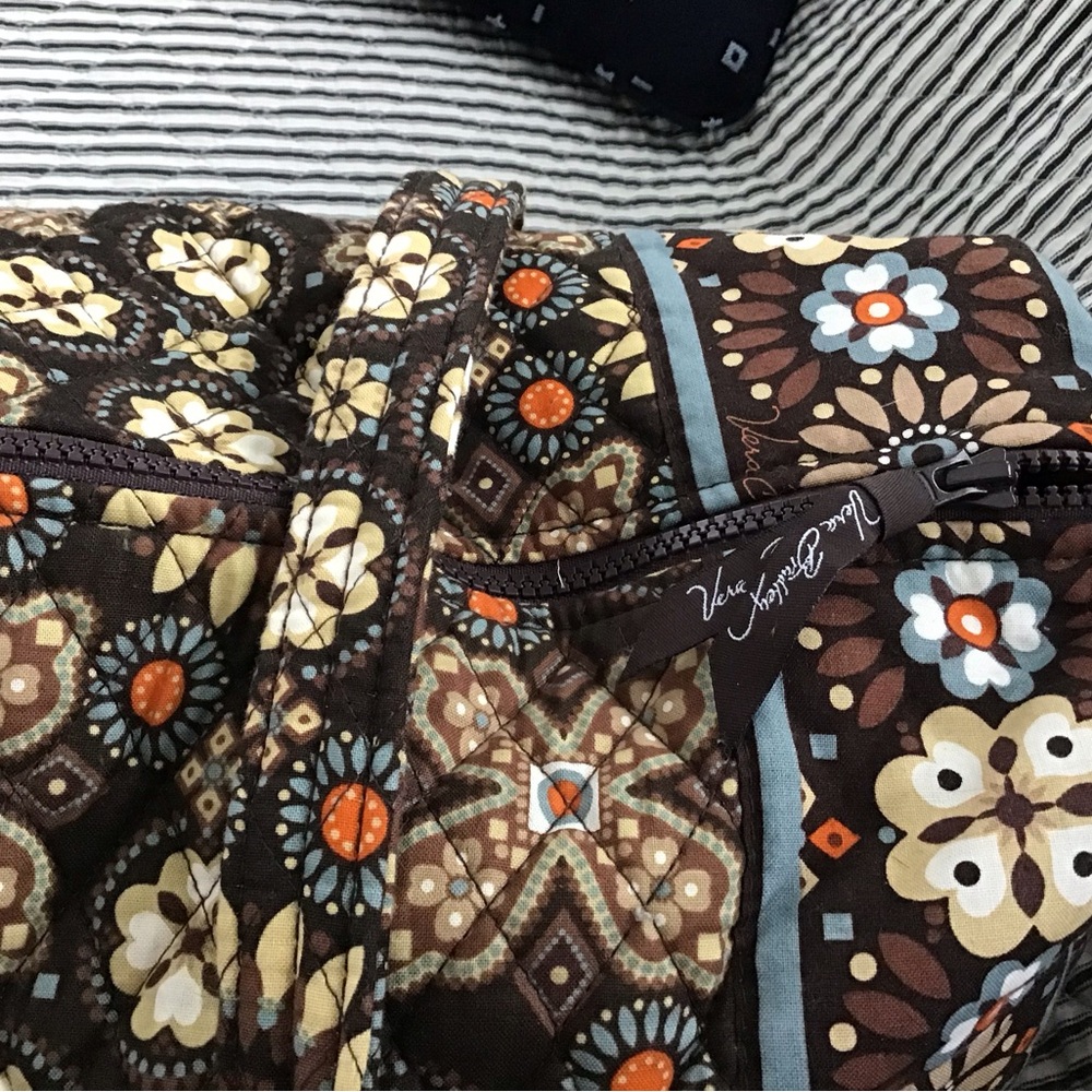 Vera Bradley - never used** - Small Duffle in Canyon retired pattern! - Picture 7 of 7